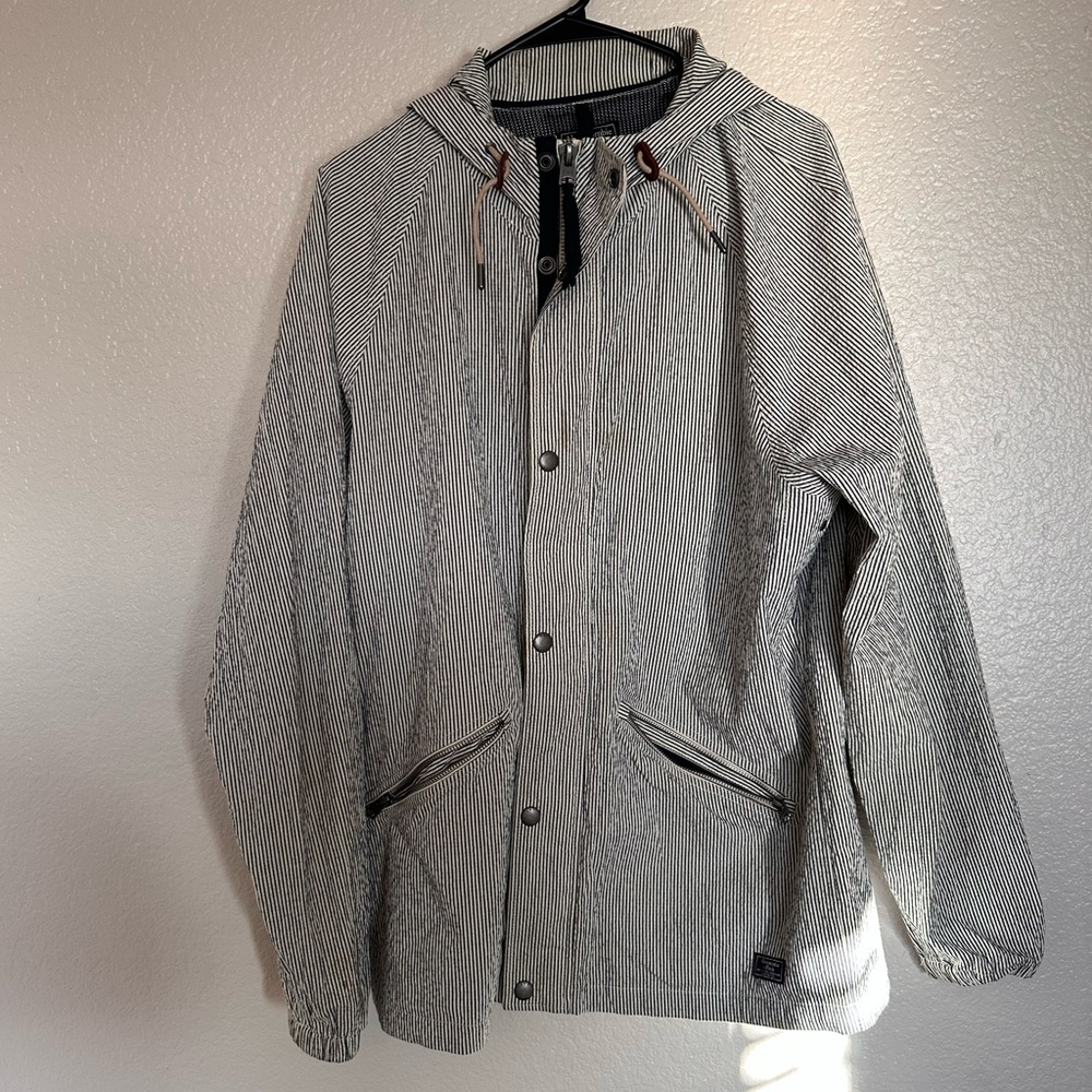 Abercrombie Fitch Dark Blue & White Hooded Windbreaker Pinstripe. Men’s size L